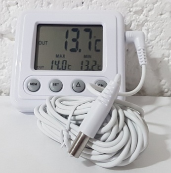 Basic fridge DIGITAL Indoor / Outdoor max / min Thermometer (CHEAP AS INSTRUCTIONS ARE NOT CORRECT)